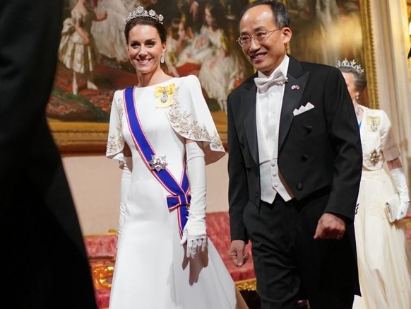LONDON, ENGLAND - NOVEMBER 21: Catherine, Princess of Wales and Choo Kyung-ho Deputy Prime Minister of South Korea attend the State Banquet at Buckingham Palace with guests on November 21, 2023 in Lon ...