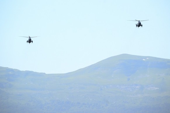 Marine One flies with US President Donald Trump aboard from Geneva Airport to the Evian G7 summit, in Cologny near Geneva, Switzerland, Monday, June 15, 2026. (KEYSTONE/Laurent Gillieron)