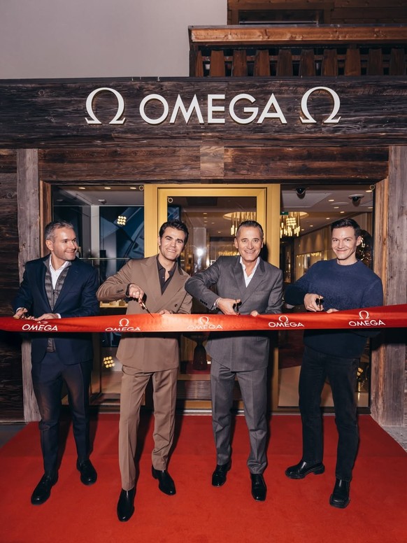 OMEGA a célébré l’inauguration officielle de sa nouvelle boutique à Verbier le 22 décembre, lors d’une cérémonie du couper de ruban, en présence de Paul Wesley.