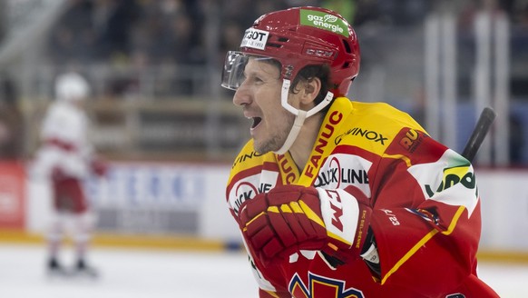 Biels Damien Brunner jubelt nach seinem Tor zum 3-0, beim Eishockey Meisterschaftsspiel der National League zwischen EHC Biel und Lausanne HC, am Donnerstag, 2. Maerz 2023, in der Tissot Arena in Biel ...