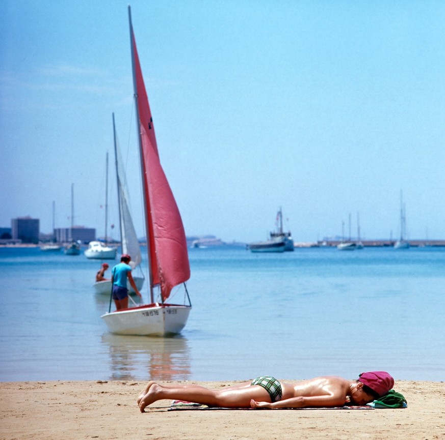 &amp;quot;Walter Rudolph – Ibiza 1976&amp;quot;

https://agonyecstasygallery.com/products/walter-rudolph-ibiza-1976