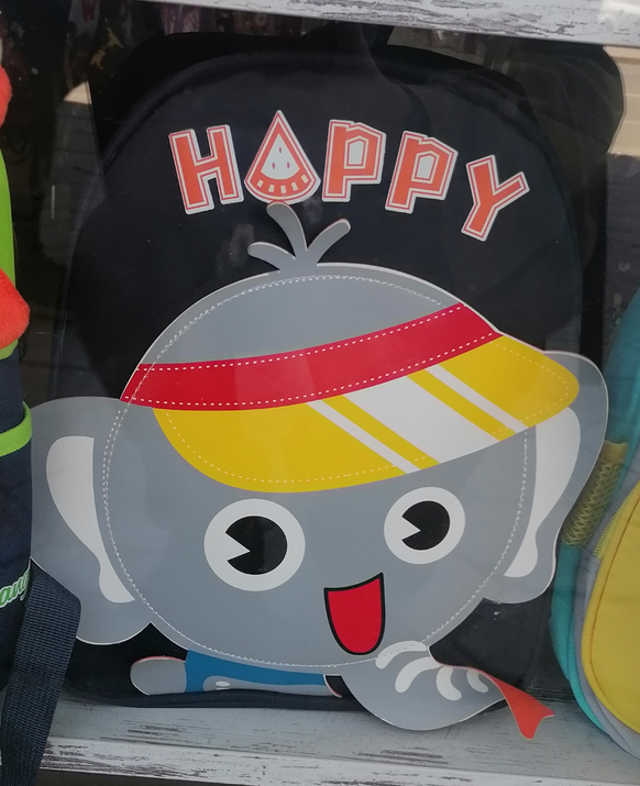 Faildienstag: Elefant auf Rücksack mit creepy Rüssel