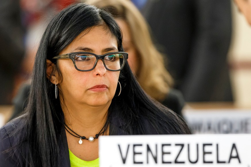 La Suisse appelle à la désescalade ++ JD Vance défend Trump