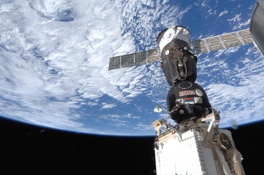 Les sept astronautes présents à bord de la Station spatiale internationale (ISS) ont dû se préparer à une éventuelle évacuation.