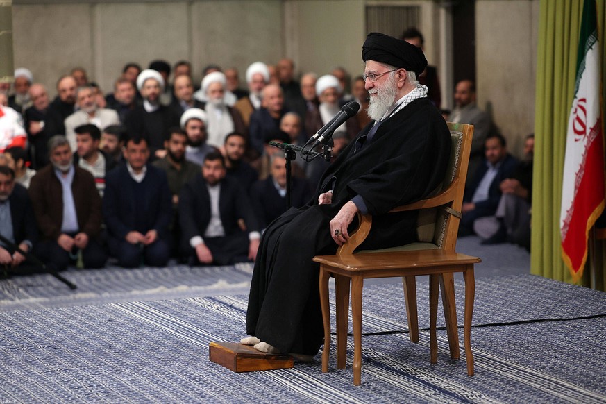 Ali Khamenei à Téhéran, le 1er février.