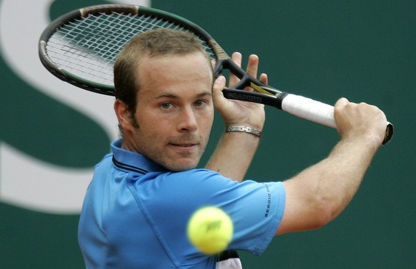 Olivier Rochus of Belgium prepares to return the ball to David Nalbandian of Argentina during their second round match of the Monte Carlo Tennis Open tournament in Monaco, Wednesday, April 23, 2008. ( ...