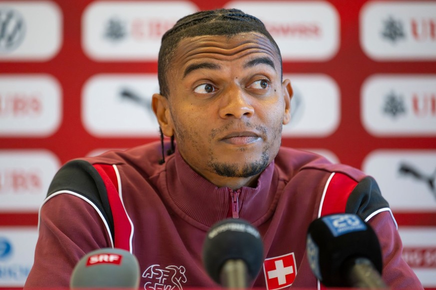 Manuel Akanji en conférence de presse.