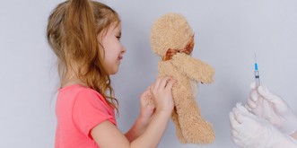Les 5 questions que pose le vaccin testé sur les enfants