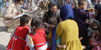 Airbnb va héberger 20 000 réfugiés afghans dans le monde entier 