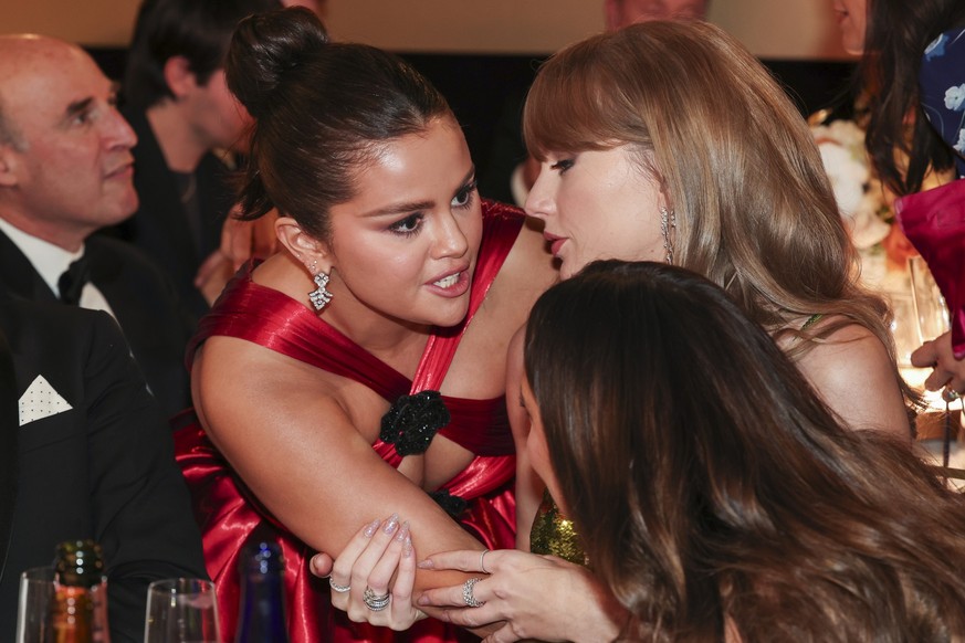 Selena Gomez and Taylor Swift at the 81st Golden Globe Awards held at the Beverly Hilton Hotel on January 7, 2024 in Beverly Hills, California. (Photo by Christopher Polk/Golden Globes 2024/Golden Glo ...