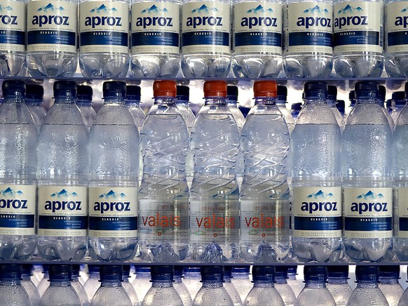 Il est recommand� aux habitants d&#039;utiliser de l&#039;eau en bouteille pour la boisson et l&#039;alimentation des animaux.
