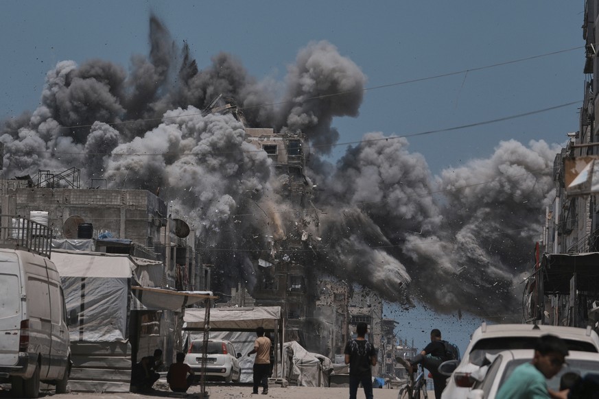 Une frappe israélienne à Gaza City.