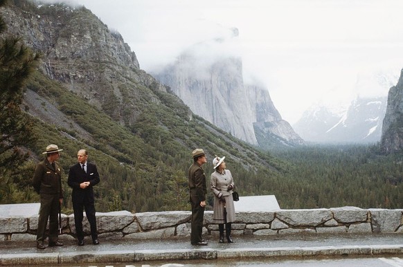 UNITED STATES - FEBRUARY 26: Queen Elizabeth II visits Yosemite National Park during an official tour of America (Photo by Tim Graham Photo Library via Getty Images)