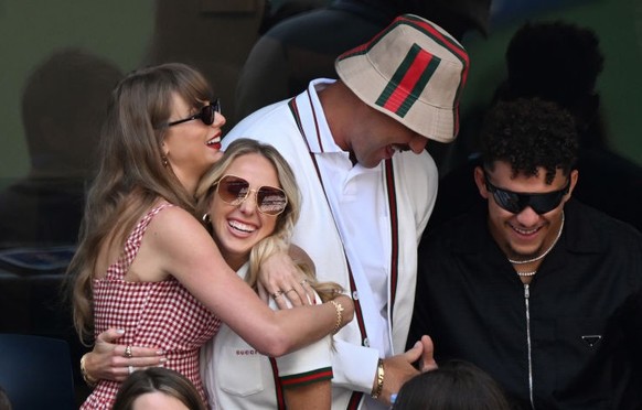 NEW YORK, NY - SEPTEMBER 08: Taylor Swift, Brittany Mahomes, Travis Kelce, Patrick Mahomes are seen at the 2024 US Open at the USTA Billie Jean King National Tennis Center on September 08, 2024 in New ...