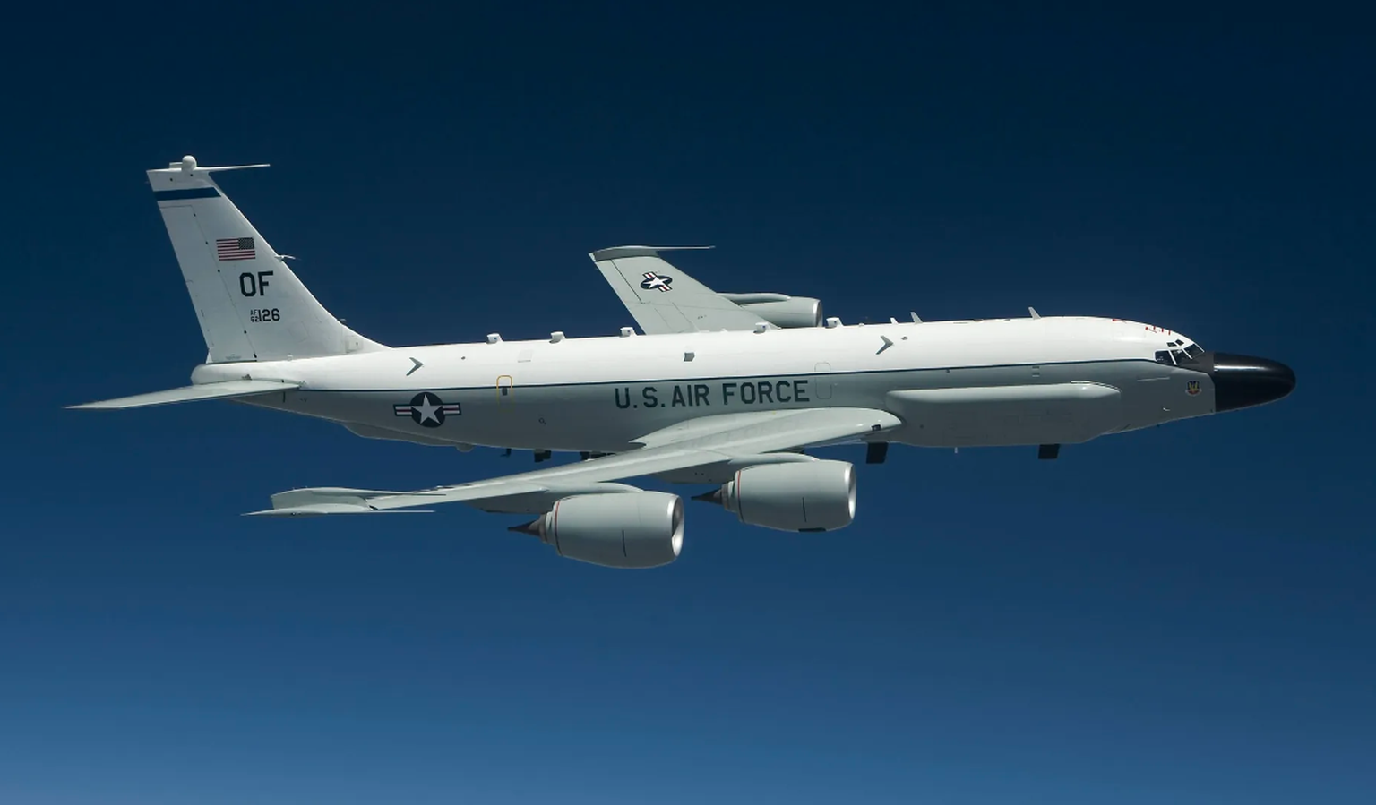 Un avion de reconnaissance américain de type Boeing RC-135 Rivet Joint