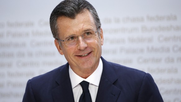 epa08780701 Philipp Hildebrand, a former head of the Swiss Central Bank, speaks at a press conference in Bern, Switzerland, 28 October 2020. The Swiss government has nominated Hildebrand as candidate  ...