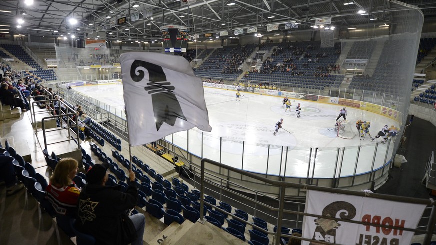 ZUR MELDUNG, DASS DER EHC BASEL SEINE BILANZ DEPONIERT HAT, STELLEN WIR IHNEN AM MONTAG, 23. JUNI 2014, FOLGENDES ARCHIVBILD ZUR VERFUEGUNG - Uebersichtsbild der Halle beim Spiel der National League B ...