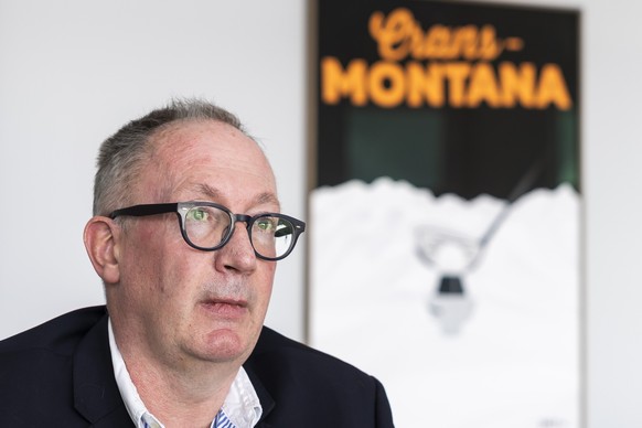 Nicolas Feraud, maire de Crans-Montana, s'adresse à un journaliste lors d'une interview à Crans-Montana, en Suisse, le lundi 26 janvier 2026.