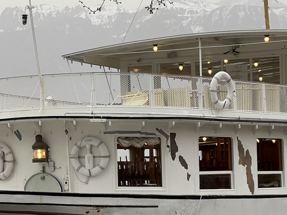 Le bateau a bien souffert.