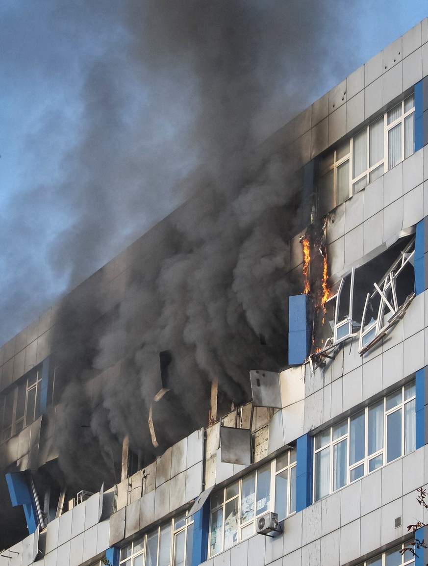 An office building hit by a Russian jet drone strike, amid Russia's attack on Ukraine in Dnipro, Ukraine October 4, 2026. REUTERS/Stringer