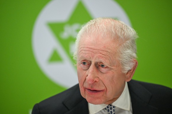 epa11856591 Britain&#039;s King Charles III speaks during a visit to the Jewish Community Center in Krakow, Poland, 27 January 2025. King Charles III attends the ceremonies marking the 80th anniversar ...