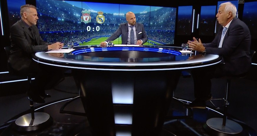 Carlos Varela, Daniel Romano et Bernard Challandes (de gauche à droite) sur le plateau de blue Sports lors de la finale de la Ligue des champions.