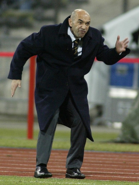 Portugese head coach Jaime Moreira Pacheco reacts during the UEFA Champions League 2nd round Group A match FC Bayern Munich vs Portugese club Boavista Porto at the Munich Olympic stadium on Tuesday, F ...