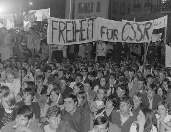 Manifestations à Berne contre l’invasion soviétique en Tchécoslovaquie, 1968.