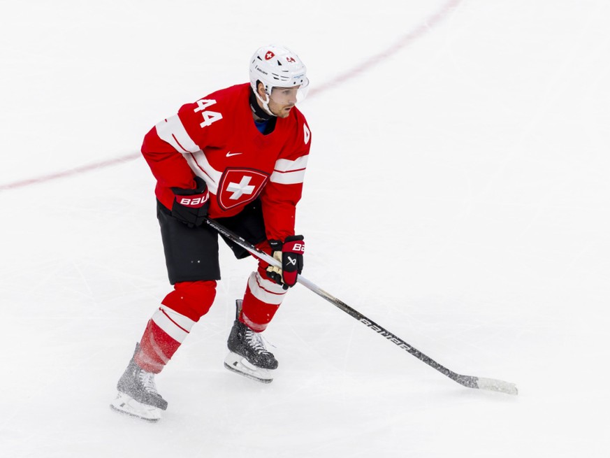 Pius Suter (avec le maillot de la Suisse) a brillé pour son retour en NHL