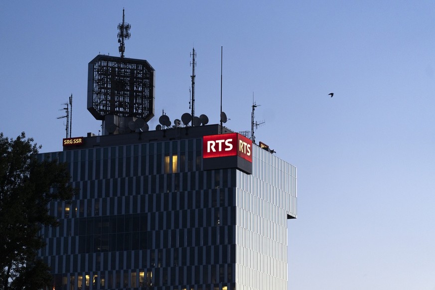 La tour de la Radio Television Suisse RTS a Geneve photographiee le lundi matin 5 septembre 2022.(KEYSTONE/Gaetan Bally)