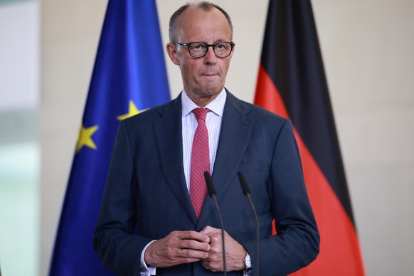 epa12921282 German Chancellor Friedrich Merz looks on during a press statement following a meeting of the German government's cabinet in Berlin, Germany, 29 April 2026. EPA/CLEMENS BILAN