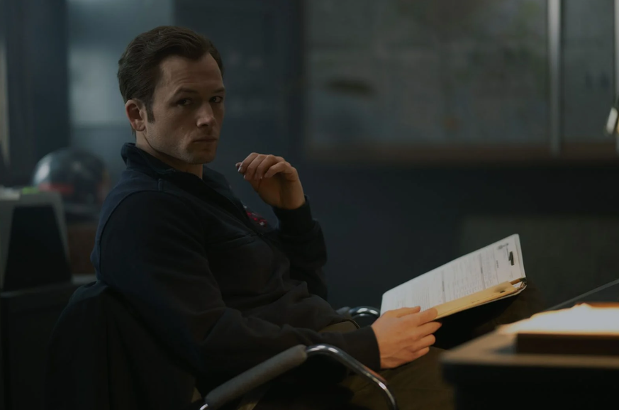 Taron Egerton est le visage de la série Smoke, la nouvelle création de Dennis Lehane.