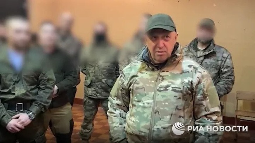 Dans une vidéo diffusée par l'agence russe Ria novosti, Progojine affirme avoir libéré des détenus qui se sont battus en Ukraine.