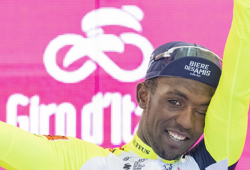 epa09953254 Eritrean rider Biniam Girmay of Team Intermarche-Wanty-Gobert Materiaux celebrates on the podium after winning the 10th stage of the Giro d&#039;Italia 2022 cycling race, over 196km betwee ...