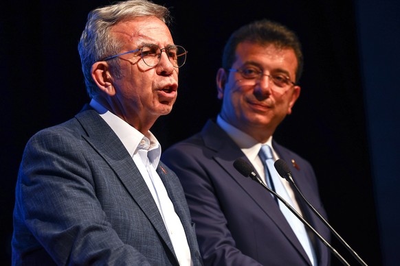 epa10628259 Istanbul Mayor Ekrem Imamoglu (R) and Ankara Mayor Mansur Yavas speak to the media about election results in Ankara, Turkey, 14 May 2023, as the country holds simultaneous parliamentary an ...