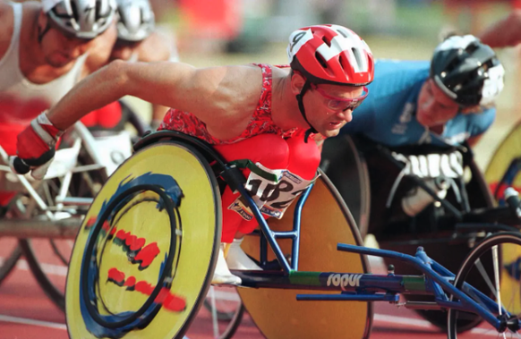 Le Soleurois en route vers l'une de ses nombreuses médailles d'or, aux Jeux paralympiques d'Atlanta en 1986.