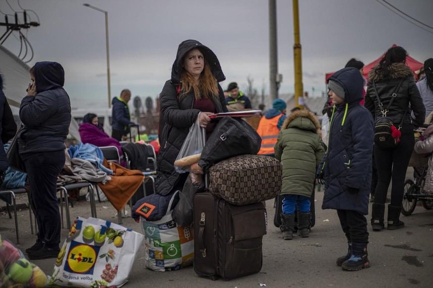 La question des réfugiés fuyant la guerre en Ukraine s'est rapidement imposée dans l'agenda politique de plusieurs pays.