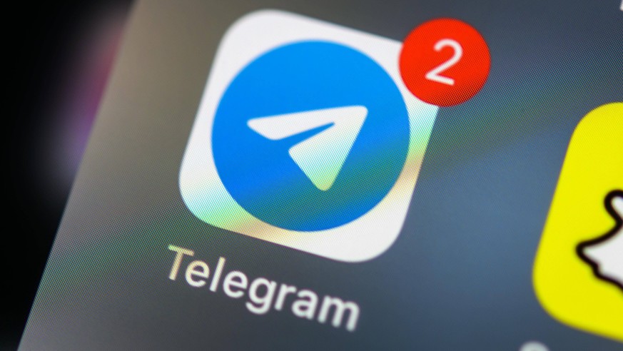 Telegram, Messenger Dienst, App-Icon, Anzeige auf Display von Handy, Smartphone, Detail, formatf