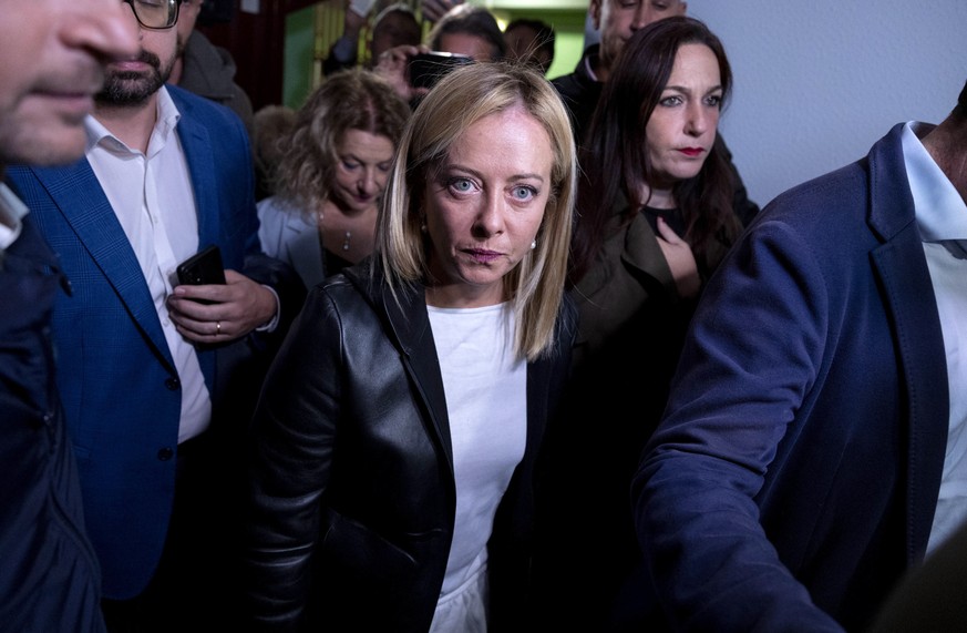 epa10206437 Leader of Italian far-right party &#039;Fratelli d&#039;Italia&#039; (Brothers of Italy), Giorgia Meloni arrives to cast her vote at a polling station, in Rome, Italy, 25 September 2022. I ...