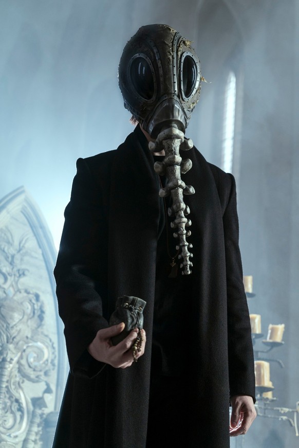 The Sandman. Tom Sturridge as Dream in episode 101 of The Sandman. Cr. Liam Daniel/Netflix © 2022
