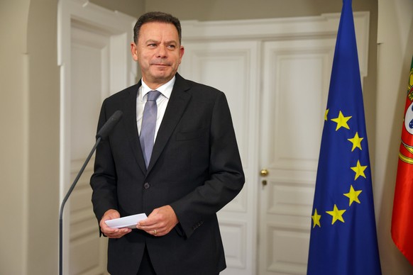 epa12659812 Portugal's Prime Minister and president of Social Democratic Party (PSD) Luis Montenegro speaks on the night of the Presidential election at party's headquarters in Lisbon, Portu ...