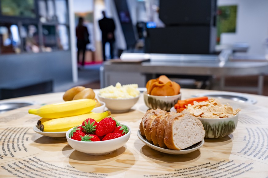 Une vue de la nouvelle exposition "Quel est le vrai prix d'un repas bon marche?" a l'Alimentarium le mercredi 7 octobre 2026 a Vevey. (KEYSTONE/Jean-Christophe Bott)