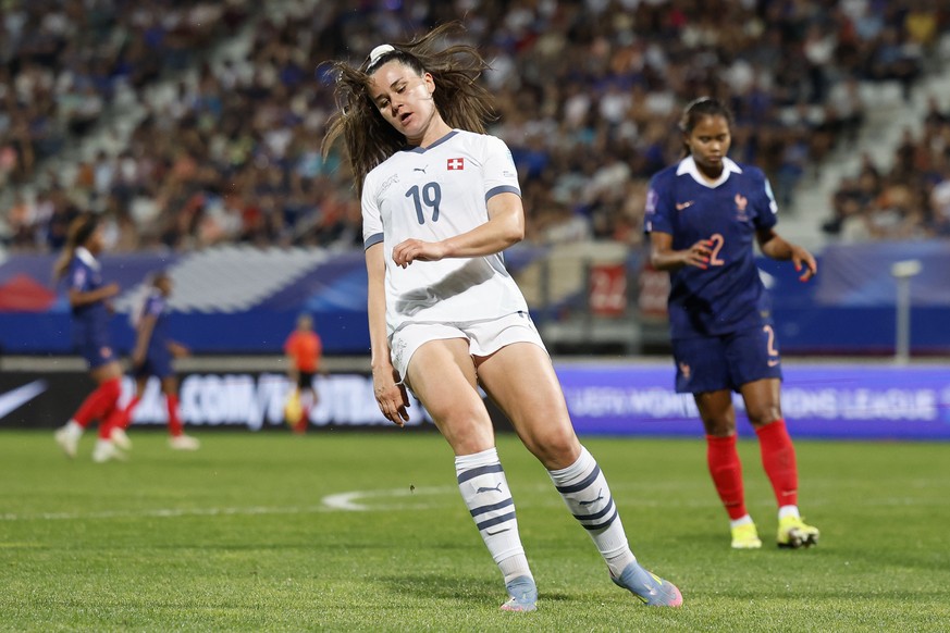 Svenja Foelmi (CHE) reacts after failing to score during the UEFA Women&#039;s Nations League match France against Switzerland, in Nancy, France, Friday, May 30, 2025. (KEYSTONE/Peter Klaunzer)
