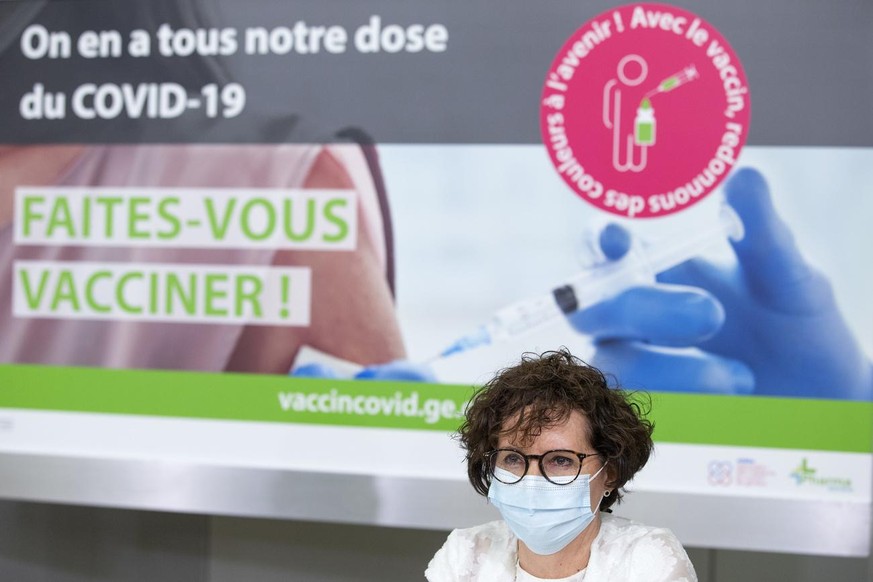 Nathalie Vernaz-Hegi, pharmacienne cantonale, s&#039;exprime lors d&#039;une conference de presse au premier jour d&#039;ouverture du Centre de vaccination de Palexpo, ce lundi 19 avril 2021 a Geneve. ...