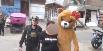 Ce nounours géant fait la loi