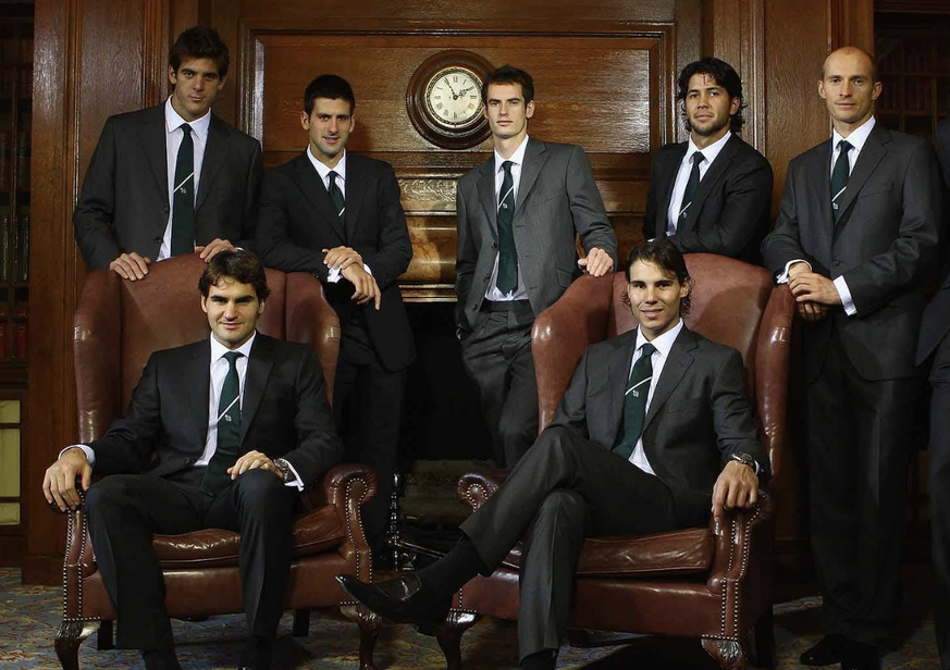 Photo de classe au Masters 2009 avec Federer et Nadal (assis), puis de gauche à droite, Del Potro, Djokovic, Murray, Verdasco et Davydenko.