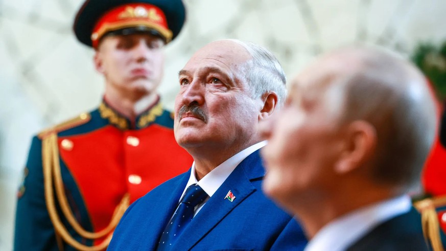 Alexander Lukaschenko lors d&#039;une rencontre avec Poutine à Volgograd (photo d&#039;archives) : Malgré la pénurie nationale, il veut continuer à aider la Russie en lui fournissant des pommes de ter ...