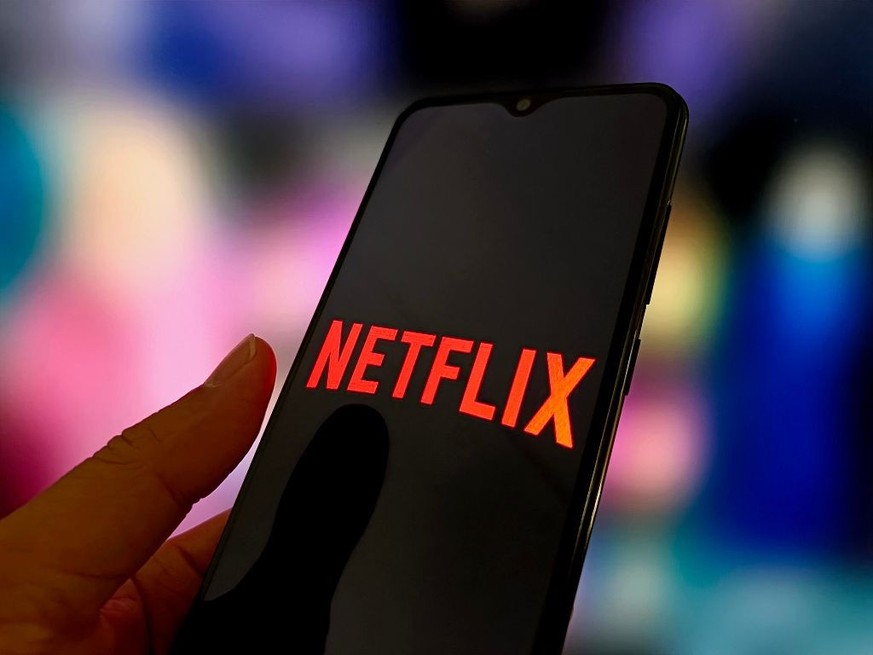Netflix a dégagé un bénéfice de 2,5 milliards de dollars au 3e trimestre, très en dessous des attentes en raison d&#039;un litige fiscal au Brésil. Mais le géant du streaming continue de voir son chif ...
