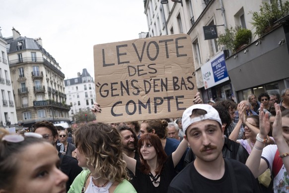 Rally Against The President s Forceful Blow - Paris Several thousand people took to the streets in a demonstration organised by the left against Emmanuel Macron s coup de force following the appointme ...