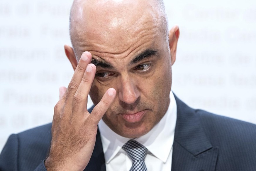 Alain Berset en conférence de presse. Le conseiller fédéral parlait des changements qui vont frapper l&#039;assurance maladie.